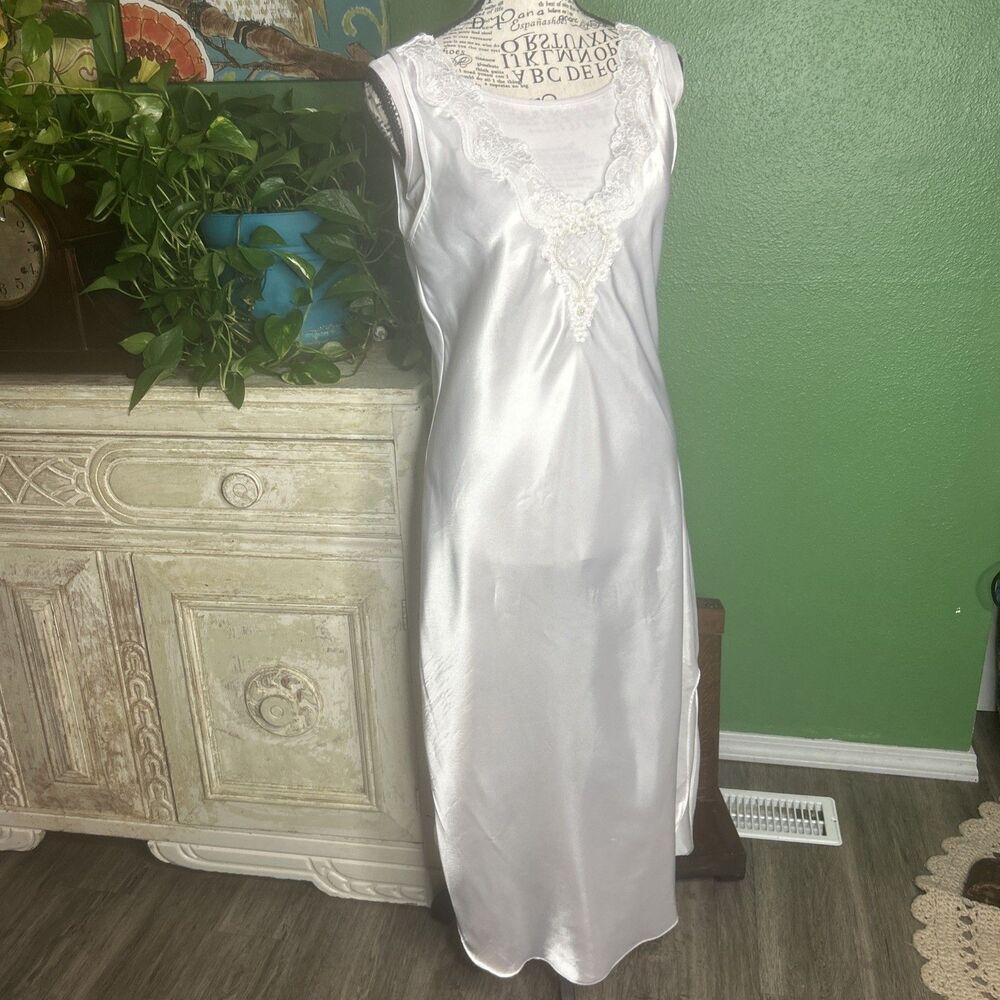 Vtg Dentelle White Satin Bias Cut Nightgown With Beads Small